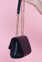 Load image into Gallery viewer, BLACK QUILTED HANDBAG
